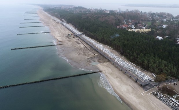W Mielnie rozbudowano nadmorskie umocnienia brzegowe