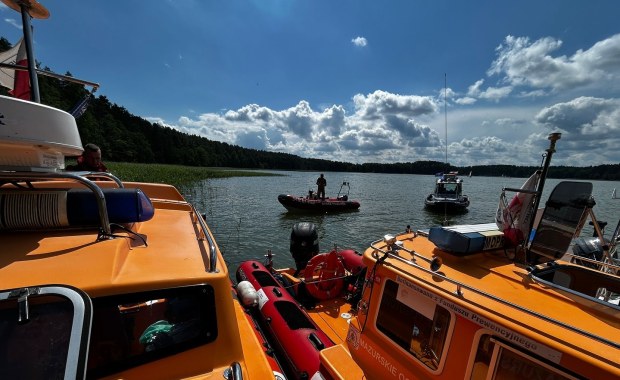 W Mikołajkach było biało od żagli. MOPR podsumował długi weekend 