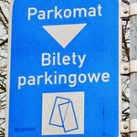 W Mikołajkach działa już strefa płatnego parkowania