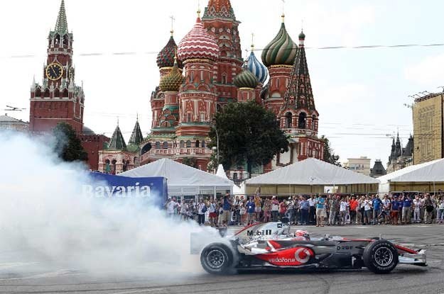 W miniony weekend w Moskwie odbył się Bavaria Moscow City Racing. Jeździł sam Jenson Button /Informacja prasowa
