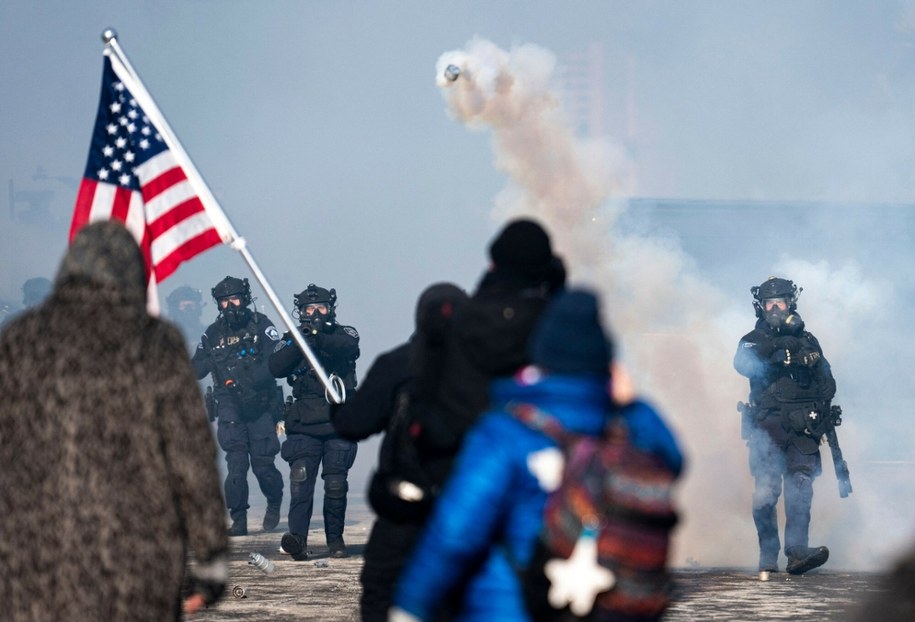W Minneapolis trwają demonstracja przeciwko federalnym służbom imigracyjnym /STEPHEN MATUREN/Getty AFP /East News