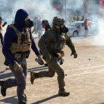 Tim Walz W Minneapolis wrze po śmierci Alexa Prettiego. Gubernator aktywuje Gwardię Narodową