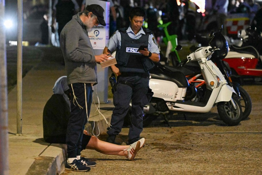W momencie strzelaniny na plaży Bondi w Sydney było ponad tysiąc osób /SAEED KHAN/AFP/East News /East News