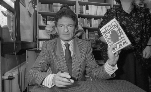 W Muzeum Miasta Łodzi otwarto wystawę poświęconą Jerzemu Kosińskiemu