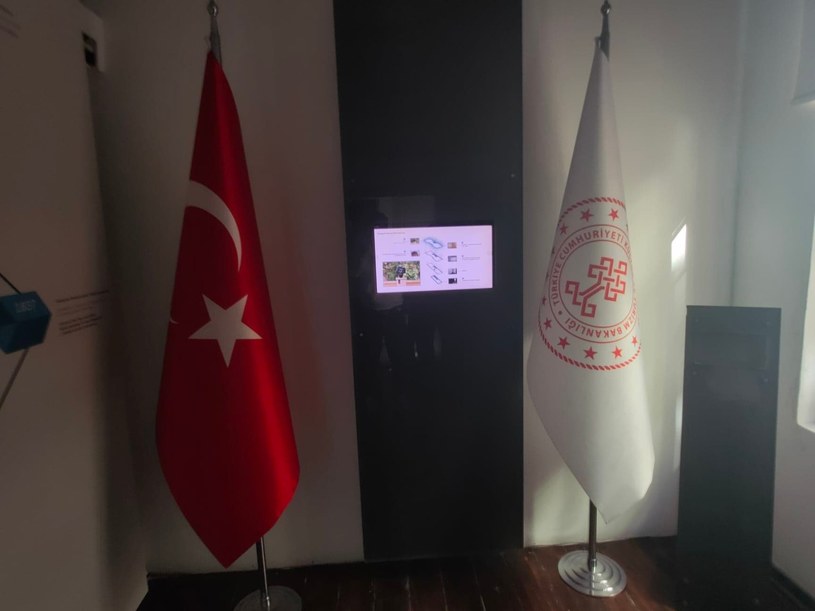 W muzeum przywitała nas między innymi turecka flaga /Wiktor Kazanecki /INTERIA.PL