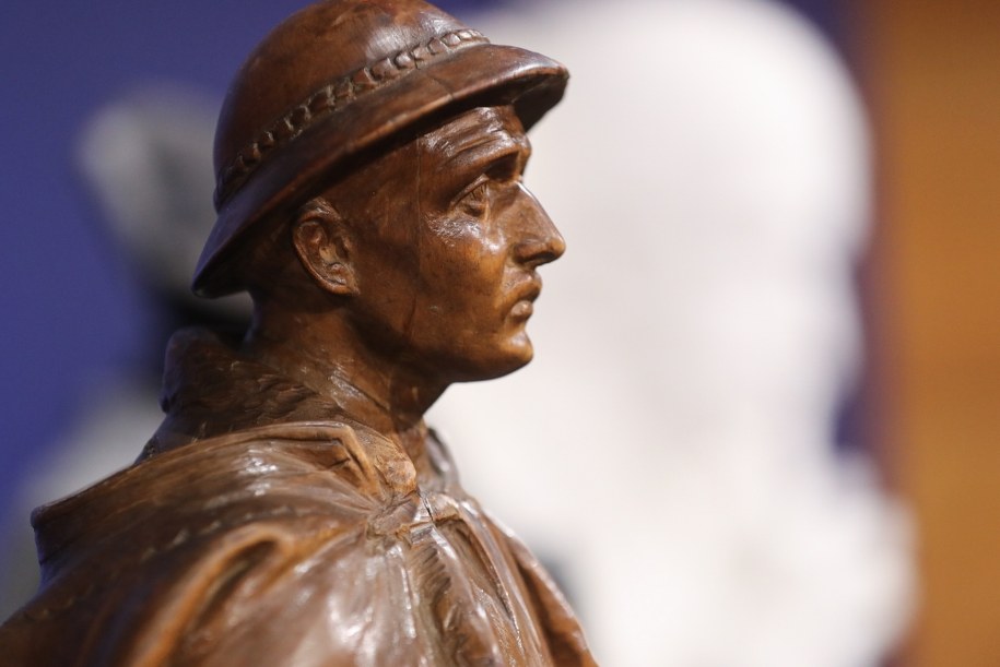 W Muzeum Tatrzańskim wystawa twórczości Wojciecha Brzegi /Grzegorz Momot /PAP