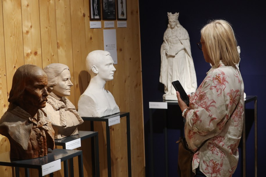 W Muzeum Tatrzańskim wystawa twórczości Wojciecha Brzegi /Grzegorz Momot /PAP