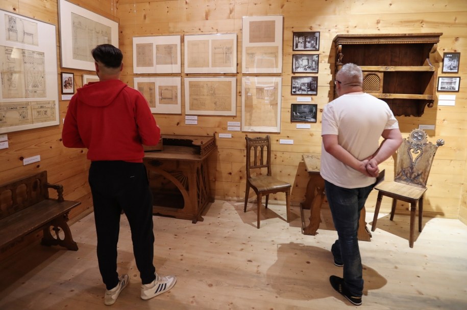 W Muzeum Tatrzańskim wystawa twórczości Wojciecha Brzegi /Grzegorz Momot /PAP