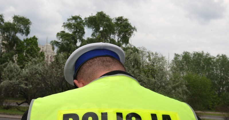 W myśl ustawy żołnierze, policjanci, strażacy, funkcjonariusze służb specjalnych, BOR, Straży Granicznej, Służby Więziennej i Służby Celnej dostaną 80 proc. zasiłku chorobowego, tak jak inni ubezpieczeni /fot. Stanisław Kowalczuk /Super Express