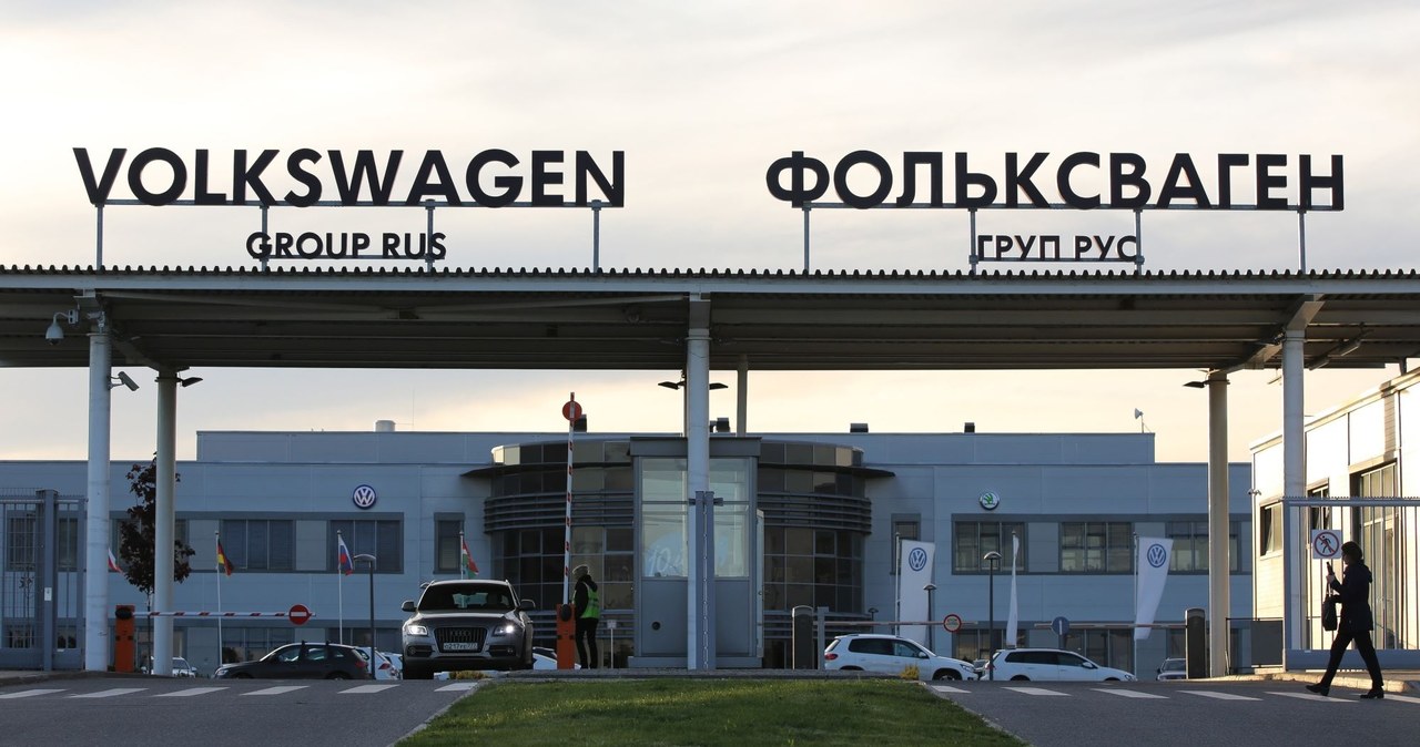 W należącym niegdyś do Volkswagena zakładzie w Kałudze ruszył "testowy montaż" chińskiego samochodu. /zdjęcie ilustracyjne/ /Andrey Rudakov/Bloomberg via Getty Images /