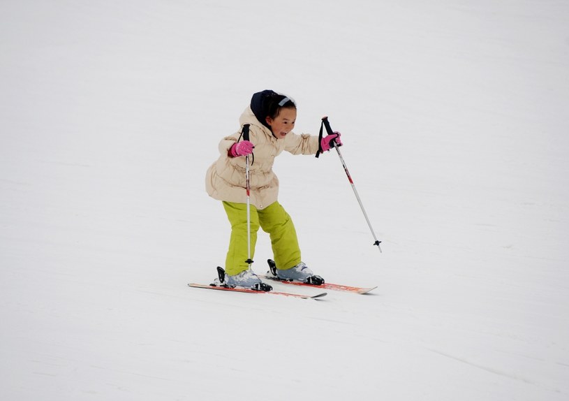 W Nanshan Ski Village znajdują się stoki przygotowane specjalnie dla dzieci /AFP