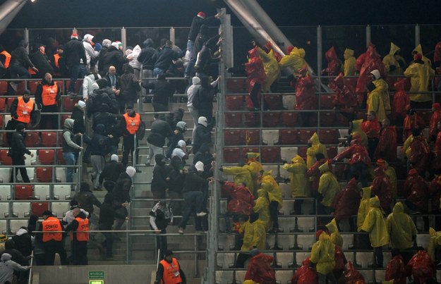 W niedzielę kibice Legii i Jagielonii starli się na stadionie przy Łazienkowskiej /Bartłomiej Zborowski /PAP