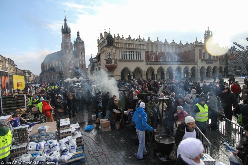 W niedzielę na krakowskim Rynku odbędzie się 19. wigilia dla osób bezdomnych i potrzebujących /Jan Graczyński /East News
