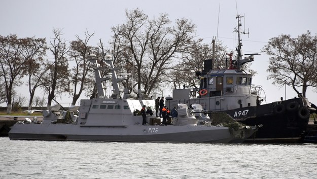 W niedzielę Rosjanie zaatakowali trzy jednostki ukraińskiej marynarki wojennej, które płynęły z Odessy do portu w Mariupolu nad Morzem Azowskim /STRINGER /PAP/EPA