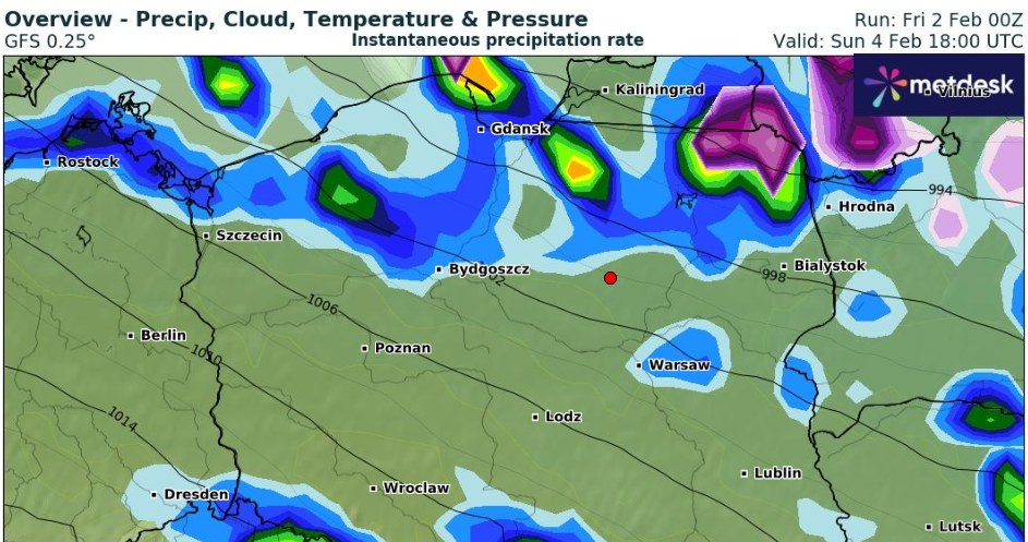 W niedzielę również będzie deszczowo w wielu miejscach. Na północnym wschodzie może padać też deszcz ze śniegiem i śnieg /wxcharts /