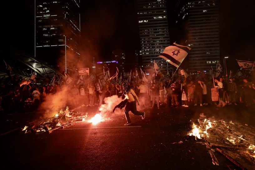 W niedzielę w Tel Awiwie wybuchły protesty /MOSTAFA ALKHAROUFANADOLU AGENCYAnadolu Agency /AFP