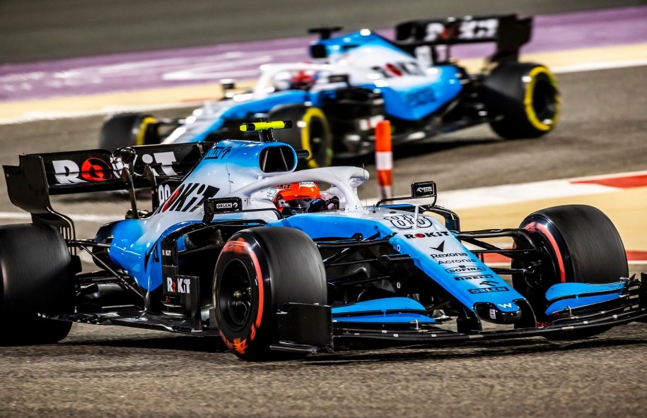 W niedzielnym Grand Prix Bahrajnu Robert Kubica zajął ostatnie, 16. miejsce /SRDJAN SUKI /PAP/EPA