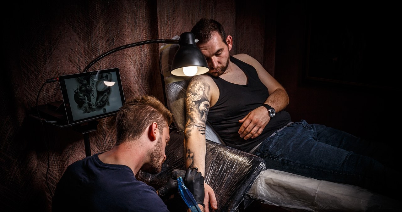 W niektórych stanach USA obowiązuje podatek od tatuażu /123RF/PICSEL