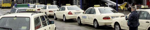 W Niemczech nie ma wymogu, by taksówka była kremowym mercedesem /AFP