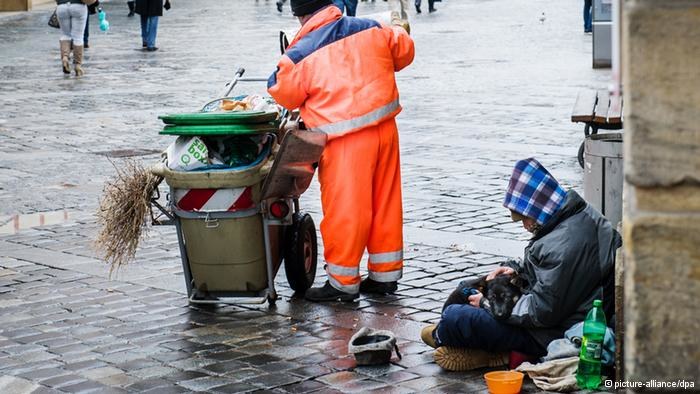 W Niemczech przybywa bezdomnych Polaków. Jedni przyjechali do pracy, inni chcą w RFN przezimować /Deutsche Welle