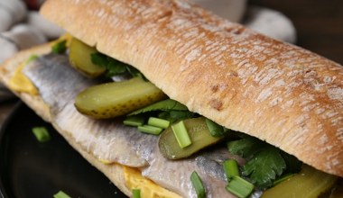 W Niemczech uchodzi za przysmak, u nas jadamy okazjonalnie. Pyszna ryba, która dba o serce, stawy i pamięć