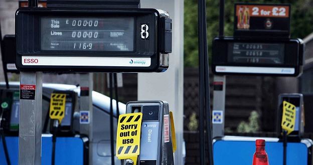 W Niemczech wraca dyskusja o tym jak zahamować wzrost cen paliw? /AFP