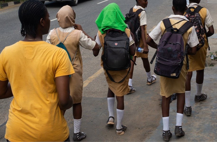 Wtargnęli do szkoły, porwali 315 osób. Koszmar w Nigerii