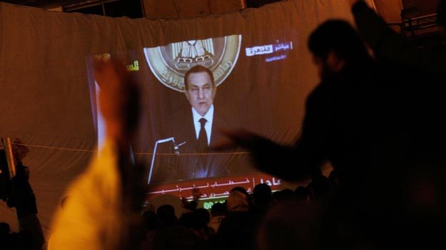 W nocy doszło do starć między zwolennikami i przeciwnikami prezydenta Mubaraka - fot. Chris Hondros /Getty Images/Flash Press Media