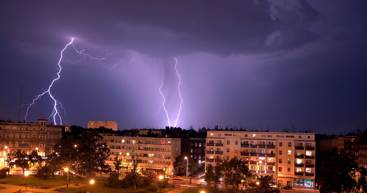 W nocy najbardziej zagrożony burzami będzie obszar województw mazowieckiego, lubelskiego, podkarpackiego i niewykluczone, że województwa podlaskiego /123RF/PICSEL