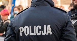 W nocy pełnił służbę z funkcjonariuszką. Nieoficjalne ustalenia ws. zatrzymanego policjanta