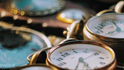 W nocy przestawimy zegarki. Pośpimy godzinę dłużej