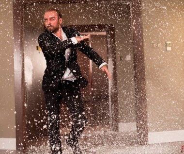 W nowym filmie Jerzego Skolimowskiego "11 minut" zobaczymy na ekranie plejadę polskich gwiazd: Wojciecha Mecwaldowskiego (na zdjęciu), Andrzeja Chyrę, Dawida Ogrodnika, Mateusza Kościukiewicza, Paulinę Chapko, Agatę Buzek, Piotra Głowackiego oraz Jana Nowickiego, których wspierają: Ifi Ude oraz irlandzki aktor Richard Dormer („Gra o tron”). 