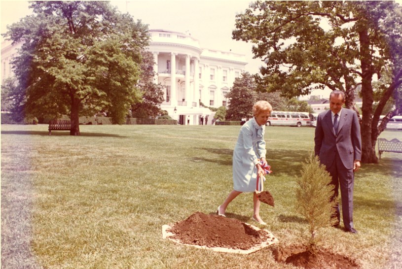 W obchody pierwszego Dnia Ziemi włączył się prezydent USA Richard Nixon i jego żona /Wikimedia