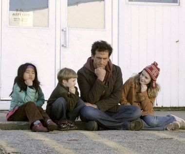 W obyczajowej filmie "Ja cię kocham, a ty z nim" (2007) Carell zagrał samotnie wychowującego dzieci wdowca, który zakochuje się w spotkanej w księgarni kobiecie. Nie wie wtedy, że jest to dziewczyna jego brata. Steve Carell udowodnił tą rolą, że znakomicie sprawdza się również w dramatycznych kreacjach. 

Aktor nie obawia się również pracy w dubbingu. Użyczył głosu postaci Gru w animowanym przeboju "Jak ukraść Księżyc", usłyszeć można go również w oryginalnej wersji językowej filmu "Horton słyszy Ktosia". 