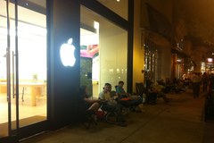 W oczekiwaniu na iPhone'a 5. Tysiące ludzi koczują przed sklepami