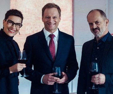 W oczekiwanym filmie Jana Komasy "Sala samobójców. Hejter" Maciej Stuhr wciela się w kandydata na prezydenta Warszawy – Pawła Rudnickiego. Jego filmową kampanię finansuje małżeństwo Kaszuckich (Danuta Stenka i Jacek Koman).

Film trafi na ekrany kin w marcu 2020.