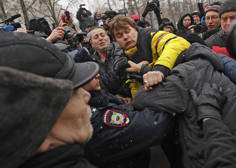 W około 10 miastach demonstracje w obronie aktywistki Otwartej Rosji /Sergei Ilnitsky /PAP/EPA