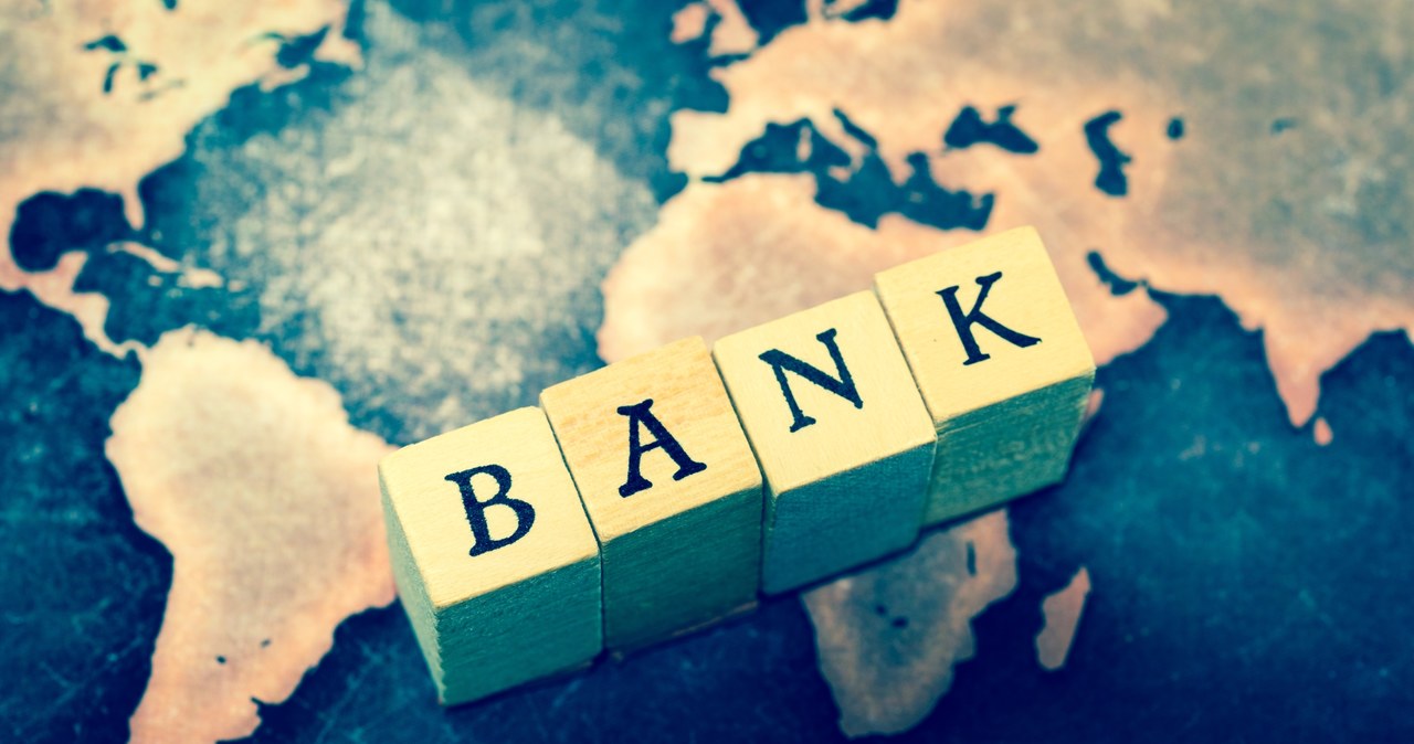 W okresie 2020-2024 globalny sektor bankowy może pożegnać się z przychodami w wysokości od 1,5 do 4,7 biliona dolarów /123RF/PICSEL