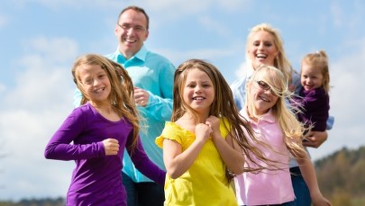 W Olsztynie brakuje rodzin zastępczych. Osiemnaścioro dzieci musi czekać