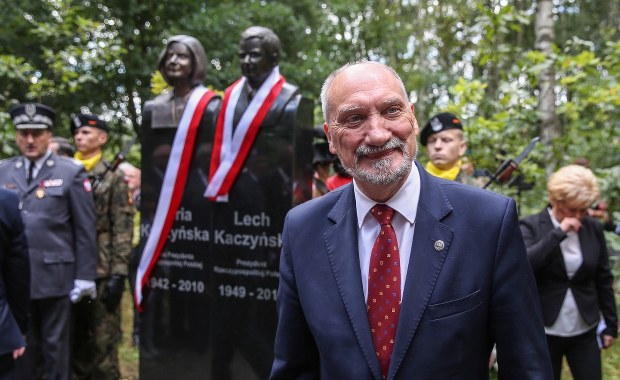 W Ossowie odsłonięto popiersia Marii Kaczyńskiej i Pawła Janeczka