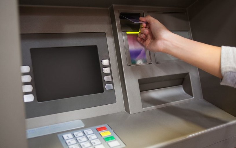 W ostatnich kilku latach zaobserwowano znaczny wzrost liczby ataków na bankomaty. /123RF/PICSEL