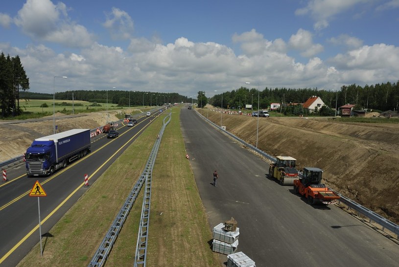 W ostatnich latach droga S7 jest intensywnie rozbudowywana na odcinku Warszawa-Gdańsk /Piotr Płaczkowski /Reporter