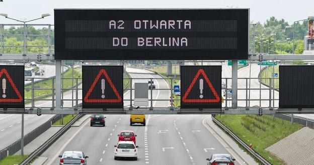 W ostatnich tygodniach tempo oddawania do użytku nowych dróg wzrosło / Fot: Bartosz Krupa /East News