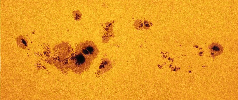 W ostatnim czasie na Słońcu pojawiła się gigantyczna plama słoneczna /NASA Goddard Space Flight Center from Greenbelt, MD, USA/  Creative Commons Attribution 2.0 Generic /Wikipedia