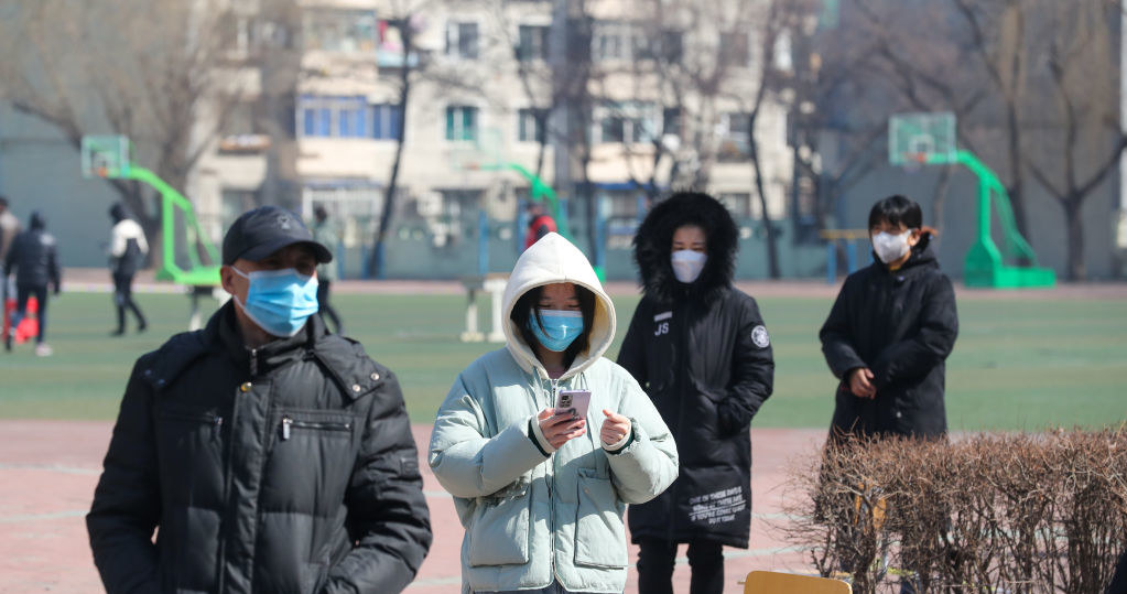 W ostatnim czasie testowani na koronawirusa byli mieszkańcy chińskiego miasta Shenyang /VCG / Contributor /Getty Images