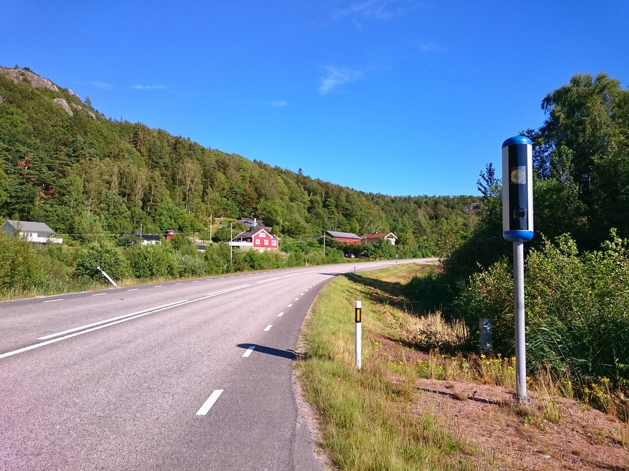 W ostatnim czasie w Szwecji skradziono ok. 100 kamer z fotoradarów /Shutterstock