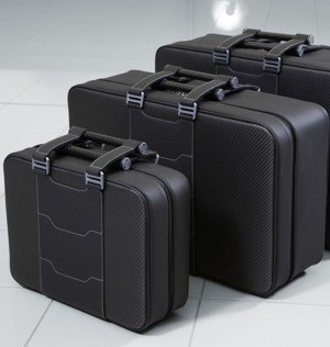 W pakiecie - komplet walizek. /McLaren