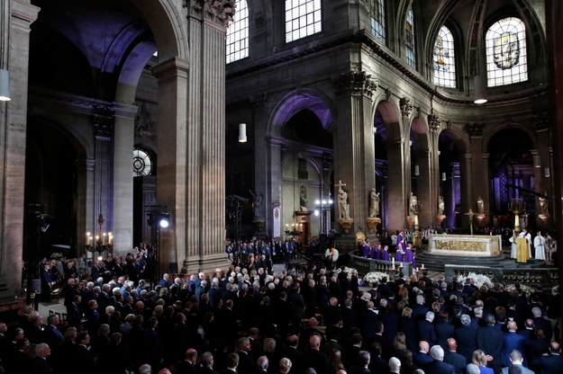 W paryskim kościele św. Sulpicjusza odbyły się uroczystości pogrzebowe /	Francois Mori / POOL /PAP/EPA
