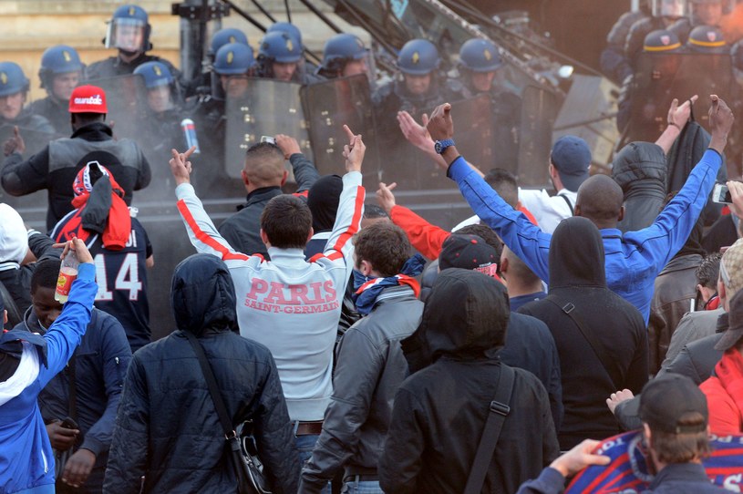 W Paryżu doszło do zamieszek wywołanych przez kibiców PSG /AFP