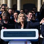 W Paryżu dwie demonstracje, w obronie Le Pen i przeciwko skrajnej prawicy